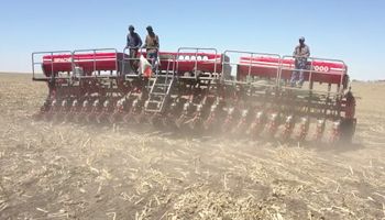 Lo trataron de "mentiroso", pero hoy hay casi 300 sembradoras argentinas trabajando en Sudáfrica: la historia completa de cómo Apache cruzó el océano y es la empresa que más exporta