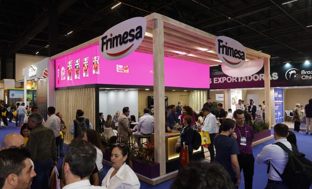 A Frimesa é uma central de cooperativas especialista e referência em carne suína e derivados de leite provenientes de famílias associadas às suas cinco filiadas: Copagril, Lar, Copacol, C.Vale e Primato