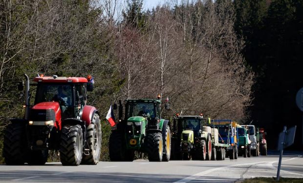Después de 80 años, un fabricante europeo de tractores trasladará su producción a Asia debido a los costos