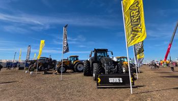 Valtra lleva la propuesta tecnológica a la cumbre del agro en el norte argentino: los tractores y pulverizadoras que muestran en Agronea