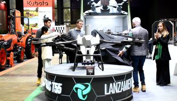 El dron que quiere ganar lugar en el campo argentino y es perfecto para iniciarse en la actividad