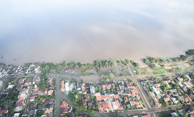 Grupo sobrevoou a capital, Porto Alegre, atingida pelas chuvas dos últimos dias, e observou estragos causados pela cheia do rio Guaíba. (Foto - Mauricio Tonetto / Secom)