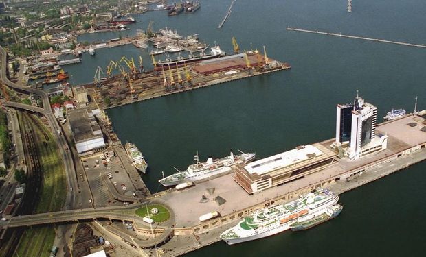 Porto de Odessa, na Ucrânia, é um dos mais importante do Mar Negro para exportação de grãos. (foto - divulgação)