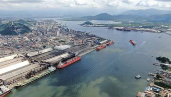 Aprofundamento de cais vai ampliar capacidade de exportação do Porto de Santos