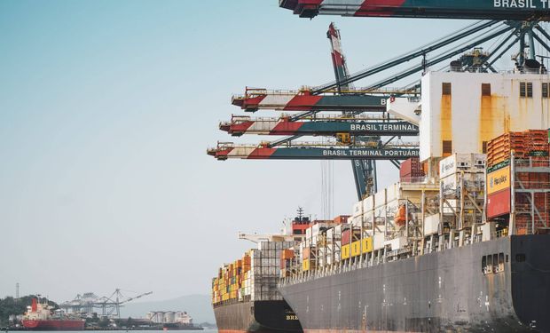 Porto de Santos supera tarifas dos EUA e registra recorde de cargas em agosto