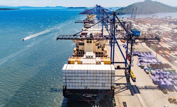 Paranaguá é o maior exportador de carnes —  frango, bovino e suíno —, concentrando cerca de 40% de toda a exportação nacional.(Foto: Claudio Neves/Portos do Paraná)