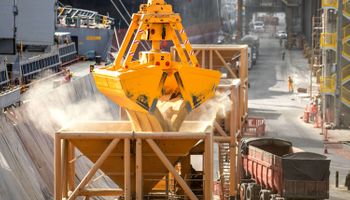 Portos do Paraná mais que quadruplicam importação de cevada e malte