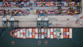 Exportadores correm para fugir do tarifaço dos EUA e Porto de Santos explode em embarques