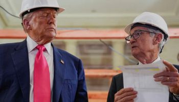 Powell acusa Trump de usar ameaça criminal para pressionar por corte de juros