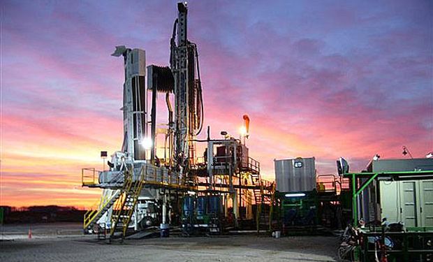 Por pedido de las petroleras, el Gobierno analiza autorizar la importación de crudo