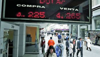 Esperan que el dólar oficial retome su avance al 30% anual