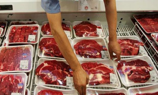 El consumo local “no va a soportar el aumento y que el asado llegue a 140 pesos el kilo”, advirtió Schiariti.