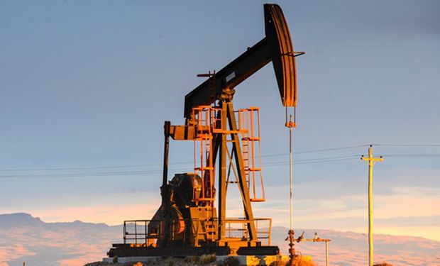 El Gobierno bajó retenciones para las petroleras y estableció un precio mínimo de US$ 45