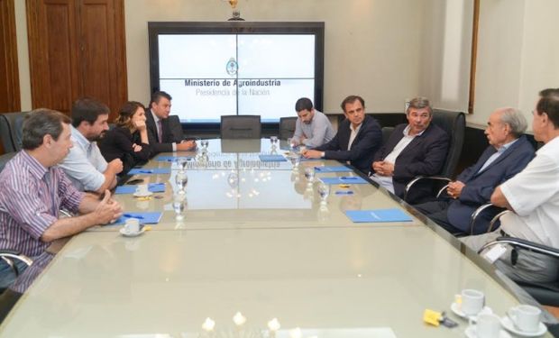 Convenio de Agroindustria con la Bolsa de Cereales de Buenos Aires.