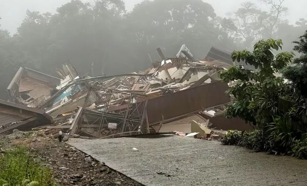 Um prédio caiu na cidade de Gramado, no Rio Grande do Sul. (Foto - Bruno Stoltz/Prefeitura de Gramado)