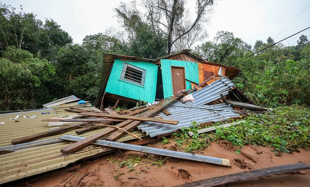 Casas, galpões e currais destruídos, além de plantações inundadas e colheitas perdidas. (Foto: Gustavo Mansur/ Palácio Piratini)