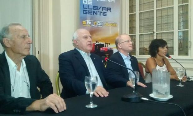El gobernador Miguel Lifschitz encabezó el acto y mostró su satisfacción porque la muestra “es nuestra, de la región Centro”.