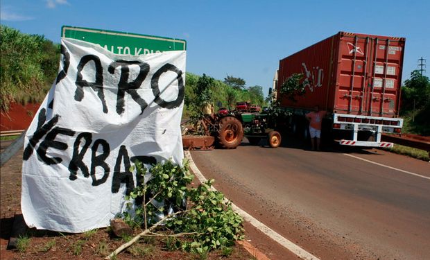 Yerba mate: tareferos cortaron la ruta ayer.