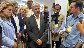 Pronaf impulsiona indústria de máquinas agrícolas, diz Paulo Teixeira em feira em Campinas