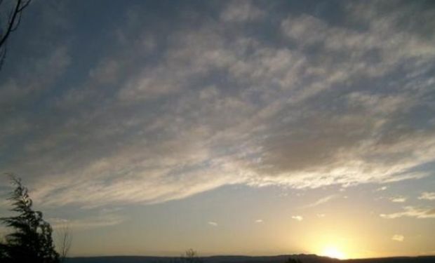 Cielo algo nublado sobre el centro