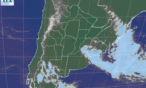 En la imagen satelital puede apreciarse como el sistema frontal con su baja presión asociada, se está desplazando hacia el este sudeste.