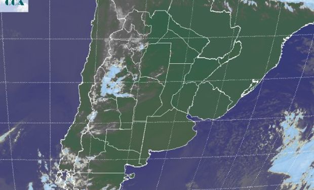 En el recorte de imagen satelital, vuelve a mostrarse predominante el despliegue de cielos despejados.