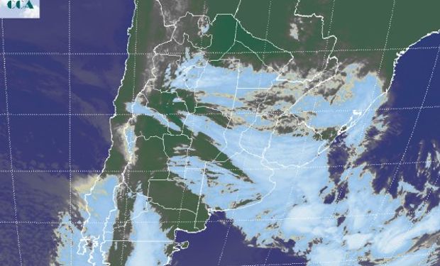 No se aprecian nubes de tormenta, como decíamos, son nubes planas que tienen poca chance de provocar precipitaciones.