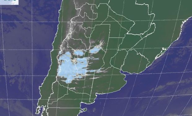 En la imagen satelital aparece una perturbación que genera nubosidad sobre la región cuyana.