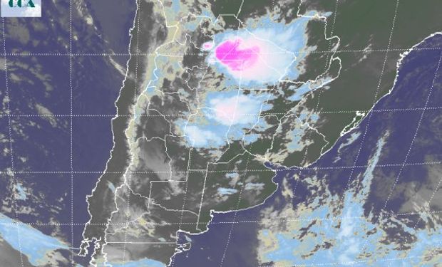 En la imagen satelital se observa una cobertura de nubosidad que prácticamente no encuentra excepciones.