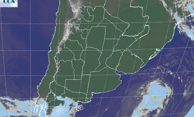 En el recorte de imagen satelital puede apreciarse el extendido despliegue de cielos despejados que genera la zona de alta presión.