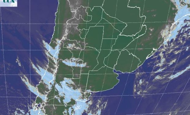 En el recorte de imagen satelital, se aprecia el avance de una perturbación desde el oeste, la cual genera coberturas en el norte de la Patagonia.