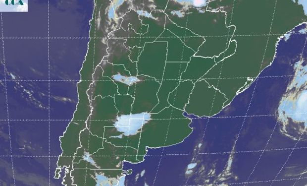 La foto satelital presenta una zona activa que comparten las provincias de LP, SL y CB.