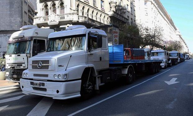 Transportistas portuarios cortan el tránsito en el centro porteño: qué reclaman