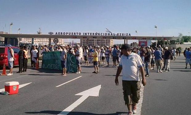 Protesta de trabajadores de Cresta Roja.