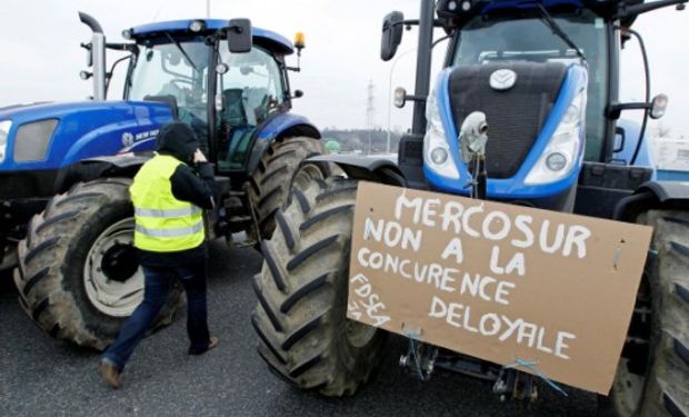 Francia: estiman que participaron alrededor de 20.000 agricultores en las manifestaciones en todo el país.