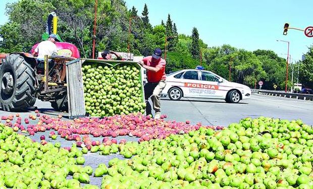 Fue la primera de las dos jornadas de protesta decidida por la Federación de Productores de fruta de Río Negro y Neuquén.