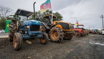 Concessionária processa federações agropecuárias do Sul por tratoraços em estradas