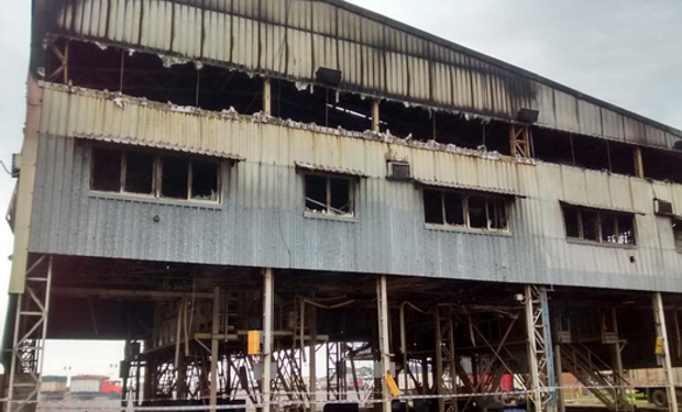 Tras los destrozos generados en Louis Dreyfus, General Lagos, ya se esta normalizando la situación. Los camiones fueron ingresados. Fuente: @Agroentregas