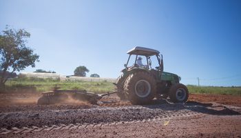 Una pyme argentina enfrenta al menos 67 obligaciones tributarias entre impuestos y regímenes: en un año solo se sacó el impusto PAIS y pasaron de 38 impuestos a 37