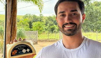“Nunca pensei que faria queijo”: jovem larga multinacional e resgata tradição da família no interior de Minas