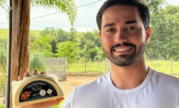 “Nunca pensei que faria queijo”: jovem larga multinacional e resgata tradição da família no interior de Minas