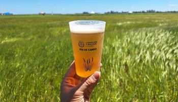 Orgullo argentino: el récord que une a la cerveza con el campo y la historia detrás del "tractor de la lata"