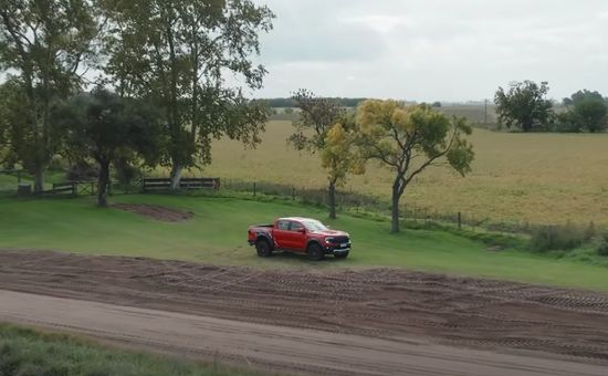Según datos de ACARA y el informe mensual de SIOMAA, entre enero y julio se patentaron más de 60 mil pick-ups, con Toyota, Volkswagen y Ford liderando el ranking; el sector automotor en general creció un 71,5% interanual
