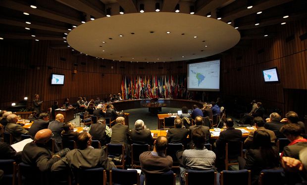 Foto: presentación oficial del informe “Inversión Extranjera Directa en América Latina y el Caribe 2013” realizada en Santiago de Chile en la sede central de Cepal. Fuente: Valor Soja.