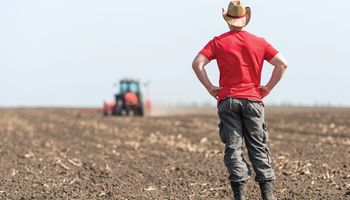 Receita ajusta entendimento e garante: agricultor familiar não terá aumento no Funrural