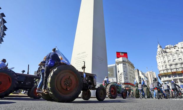 El campo anunció una serie de manifestaciones por la "angustia y desesperación" que genera la falta de gasoil