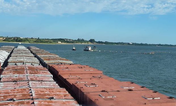 Más de 100 barcazas comenzaron a navegar por una descarga de Itaipú y Yacyretá: ¿Puede llegar agua a Rosario?