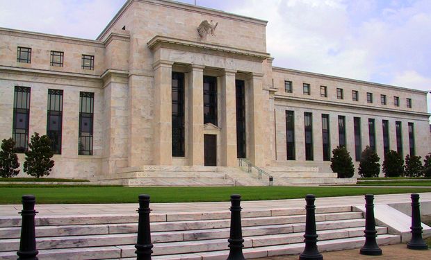 La Fed mantiene desde 2008 sus tasas directrices cercanas a cero para sostener la actividad, pero planea empezar a subirlas a medida que la economía estadounidense mejore.