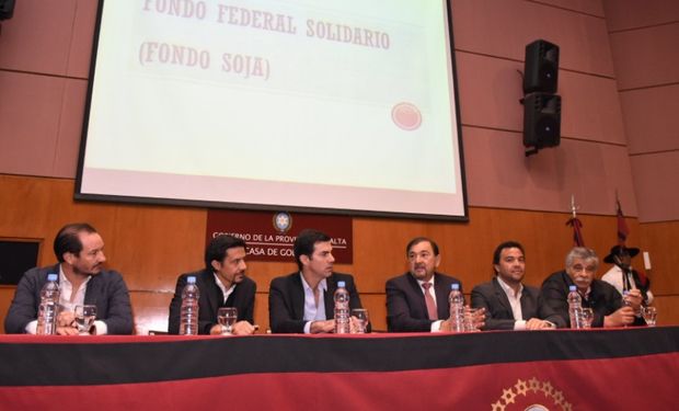 Adelantan recursos del fondo de la soja a los intendentes para destinarlos a obras.