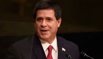 Cartes anuncia que vetará el impuesto a la exportación de soja en Paraguay